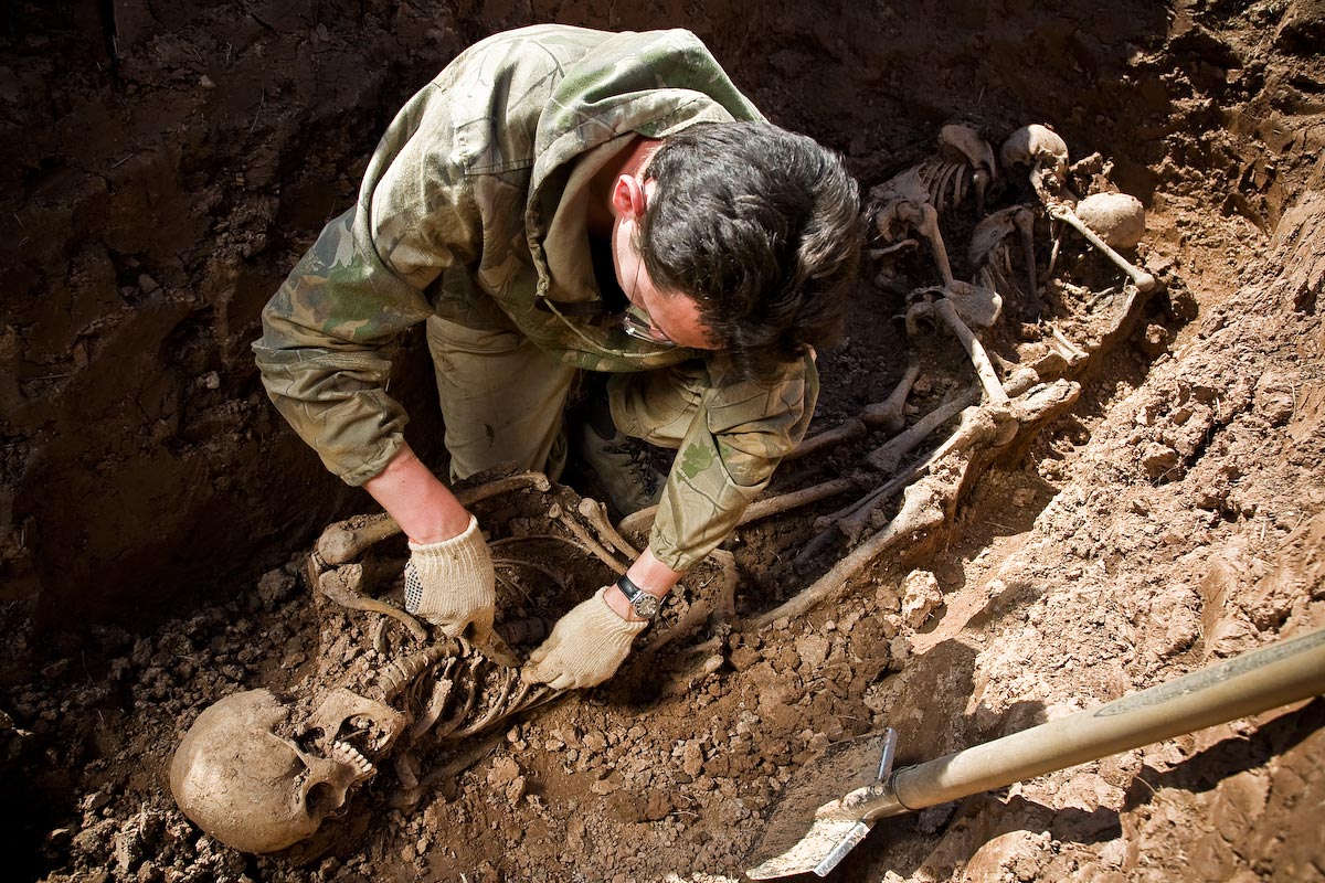 The Remains Of Seven Roman Soldiers In A Well Reveal That They Were Possible Victims Of The Bloody Battle Of Mursa
