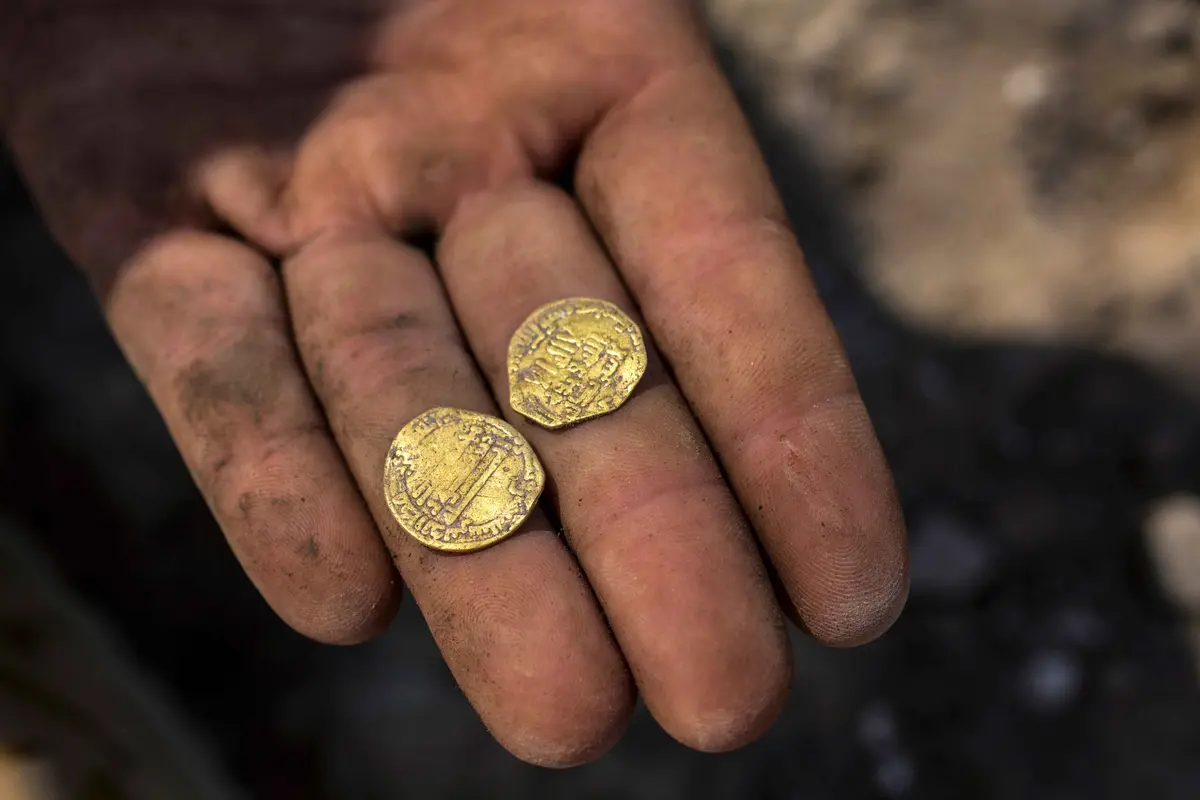 Discovery Of The Century | Tons Of Gold Coins And Statues Unearthed: Only One Country Has Rights To Them
