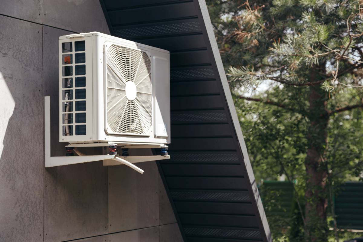 The Boe Confirms It: Installing Air Conditioning Units On Building Façades Is Prohibited Under The Horizontal Property Law