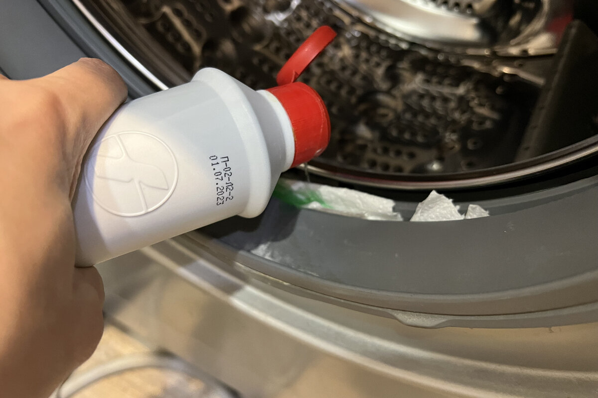 How To Remove Mould From The Washing Machine Seal With A Home Remedy