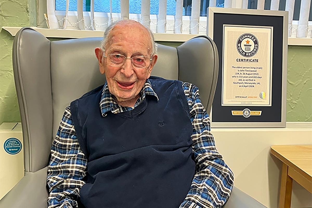 At 100 Years Old, He Sets The World Record For The Longest Career At The Same Company