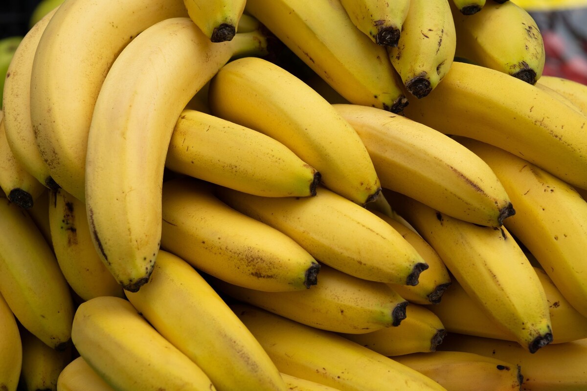 Your Bananas Will Stay Yellow And Fresh Longer If You Do This Simple Thing When You Buy Them