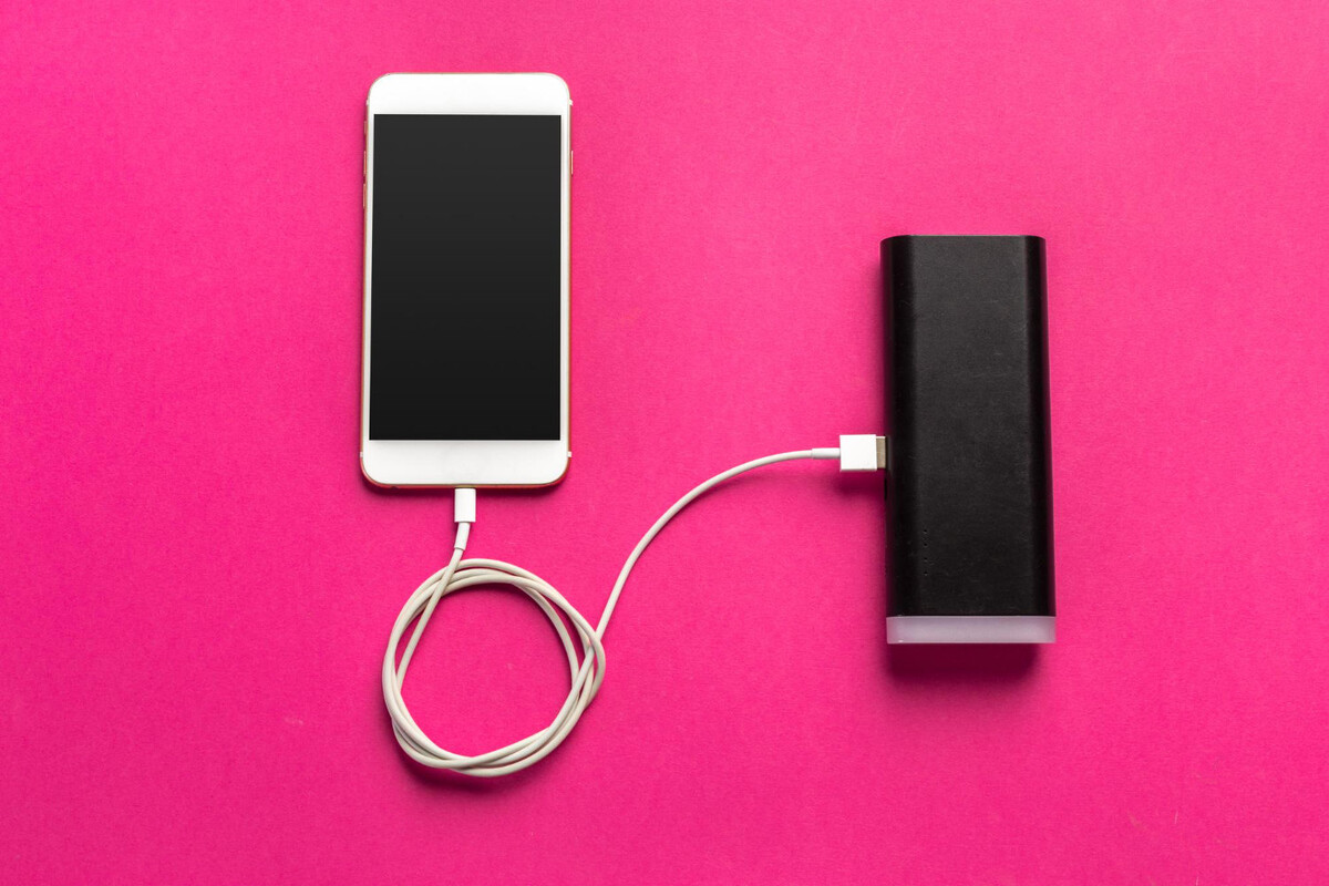 Protect Your Mobile Phone Charger With This Ingenious Sewing Trick At Home