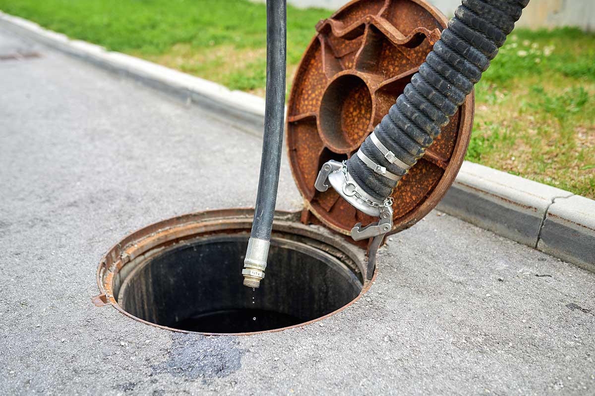 I Am A Chemical Engineer, And This Is A Simple Trick To Prevent Your Drains From Smelling: ‘The Best Solution’.